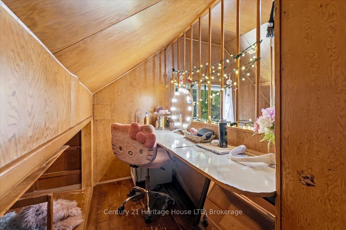 17 Elizabeth Street E Property Photo 26