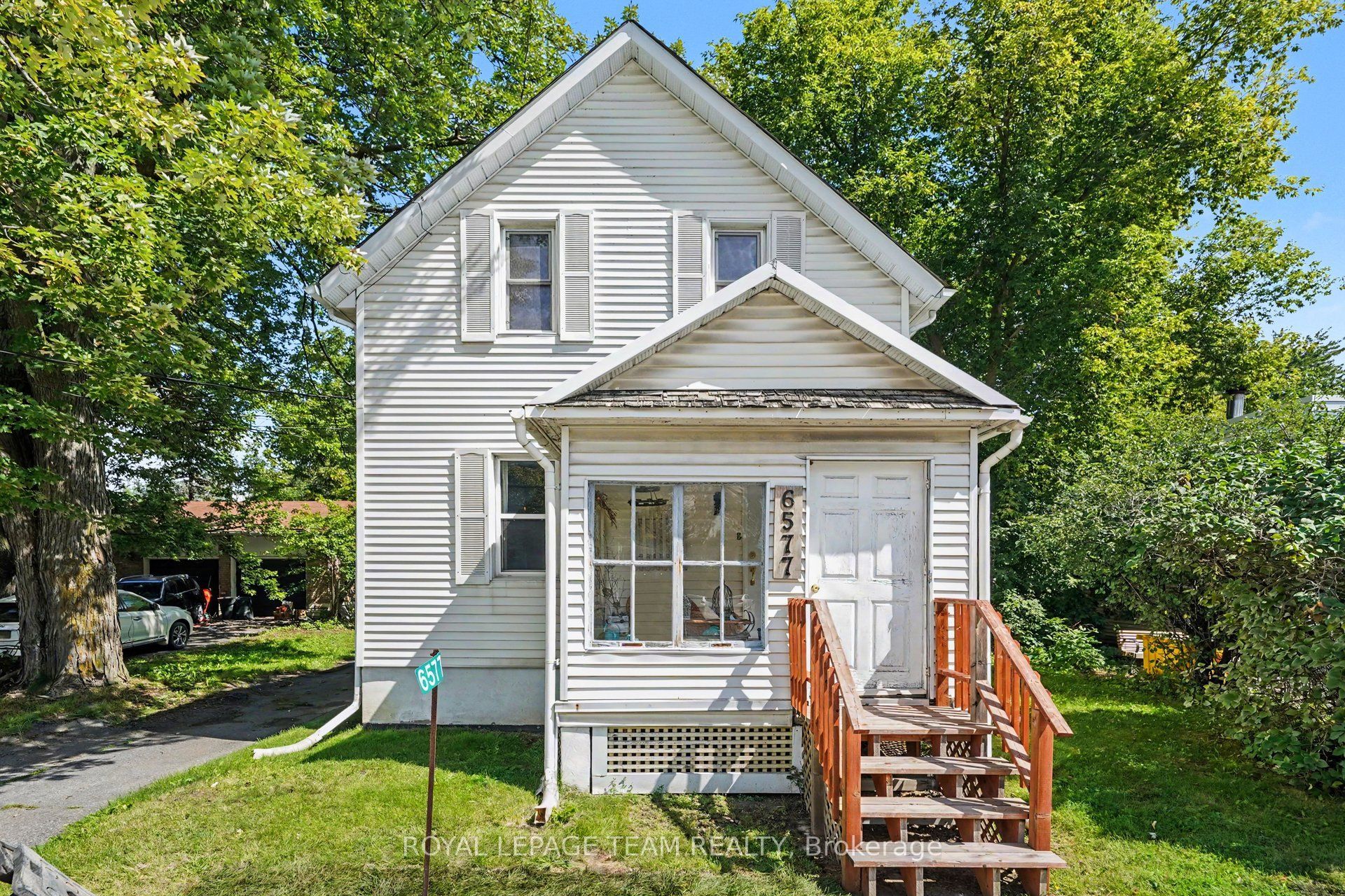 6577 Fourth Line Road Property Photo 1
