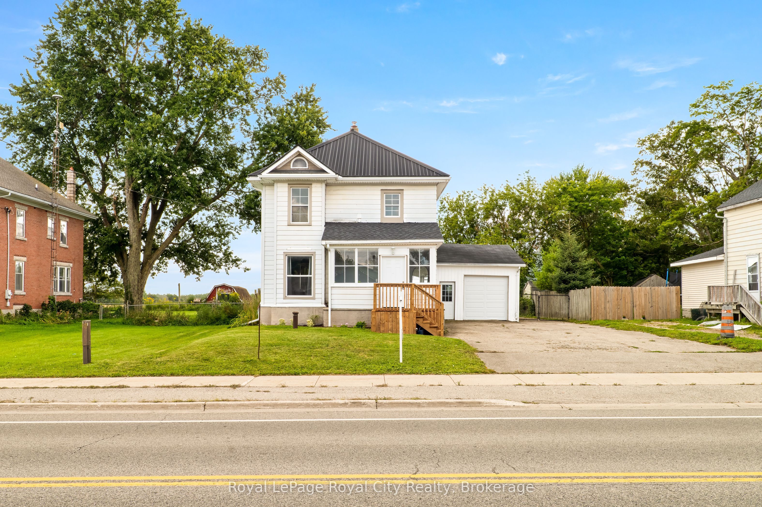 9116 Highway #6 Property Photo 1