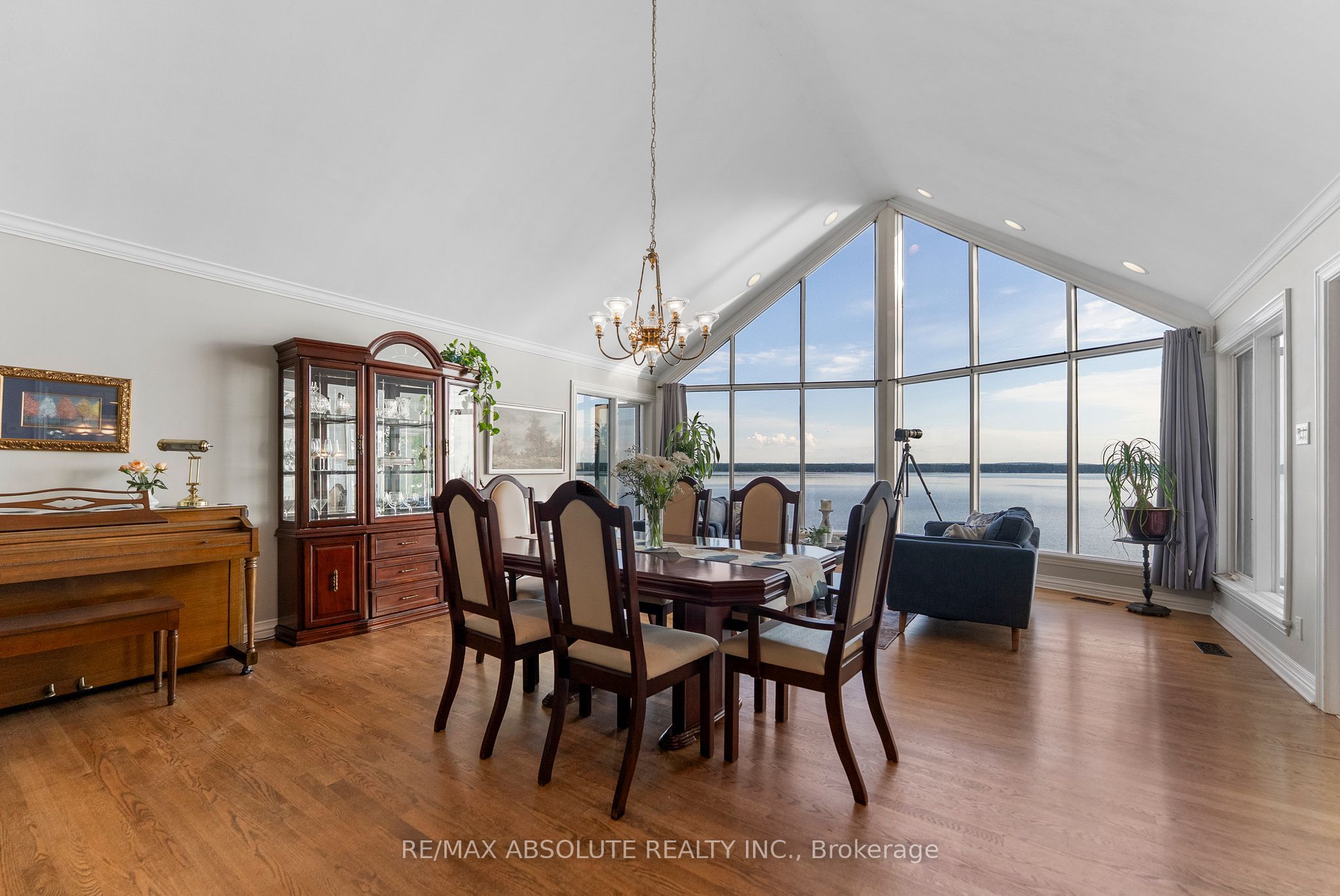 1724 River Road Property Photo 10