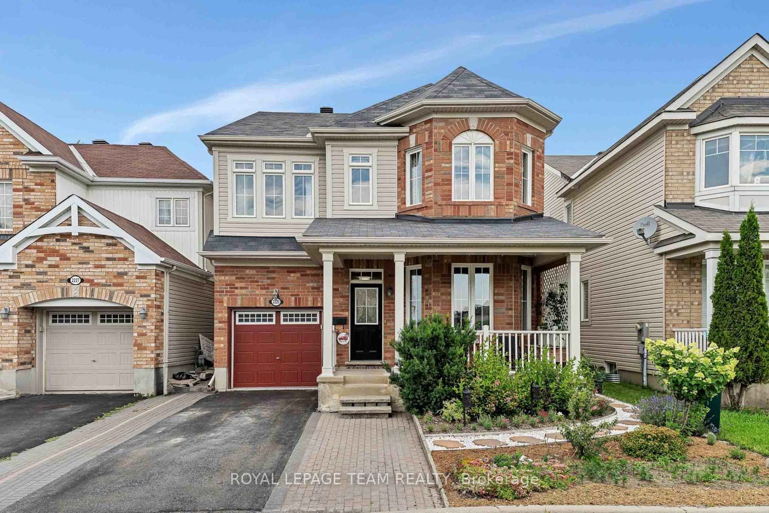 2225 Watercolours Way Property Photo 2