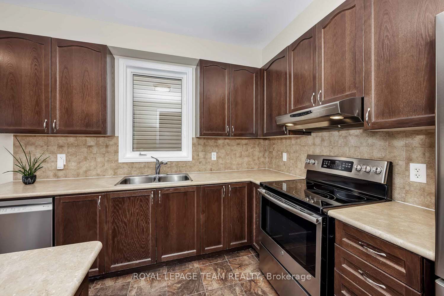 2225 Watercolours Way Property Photo 9