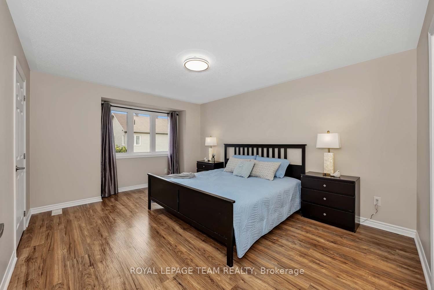 2225 Watercolours Way Property Photo 17