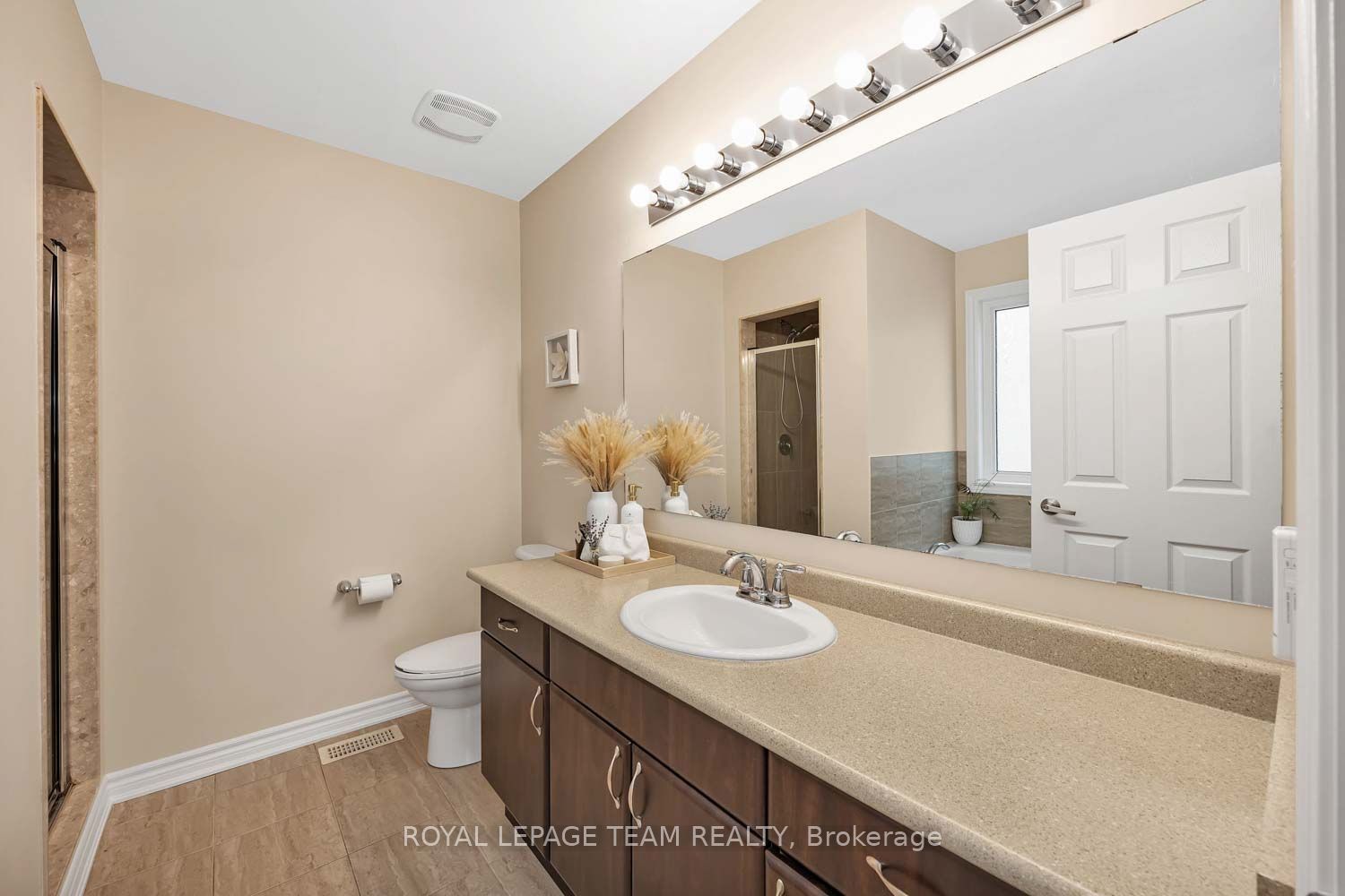 2225 Watercolours Way Property Photo 18