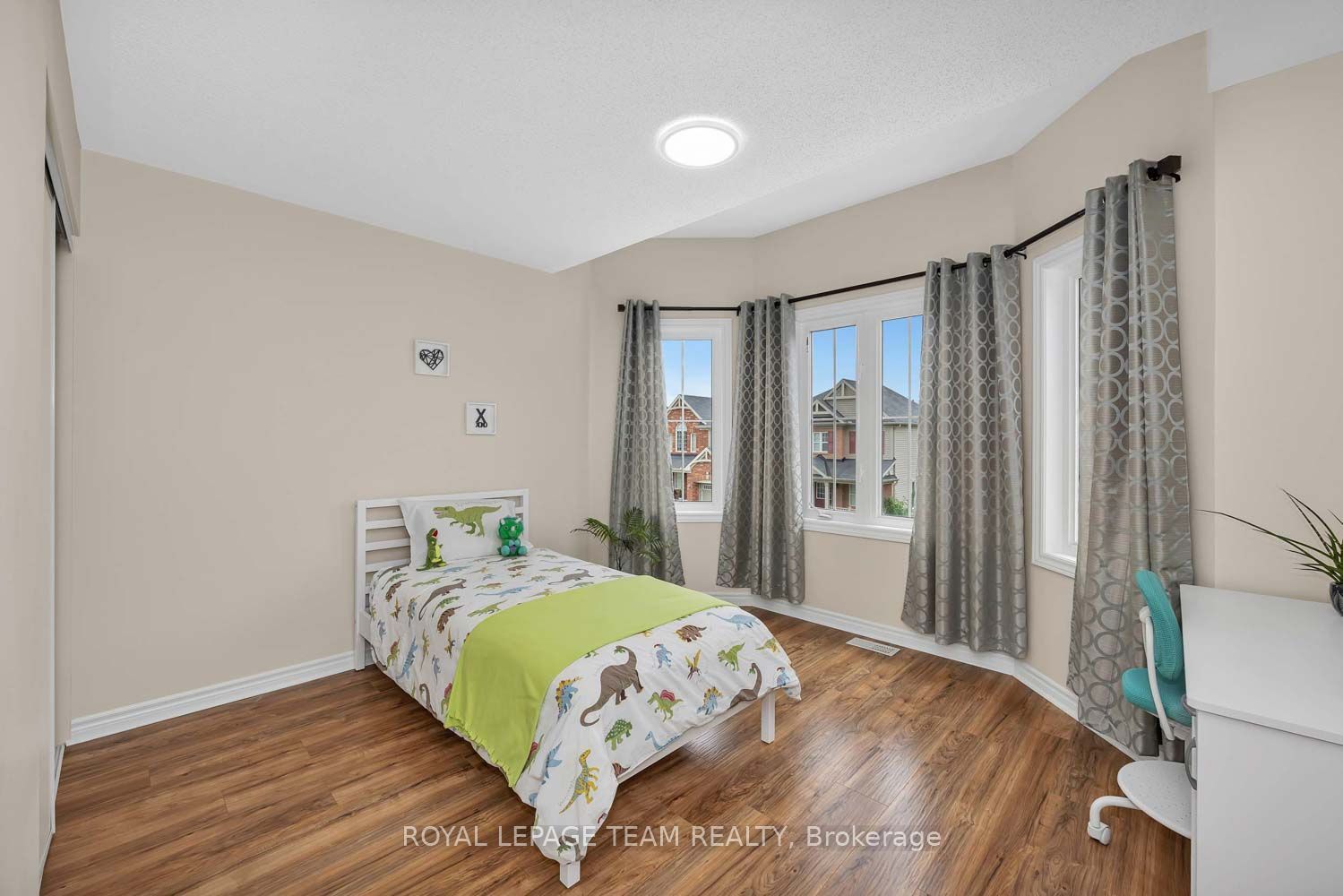 2225 Watercolours Way Property Photo 20