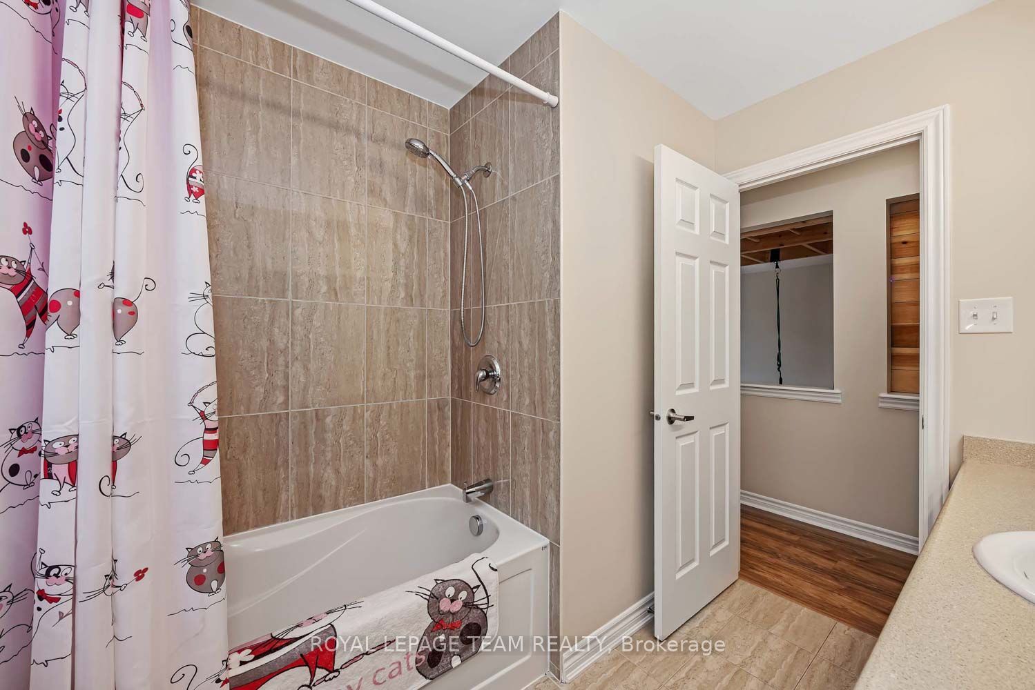 2225 Watercolours Way Property Photo 23