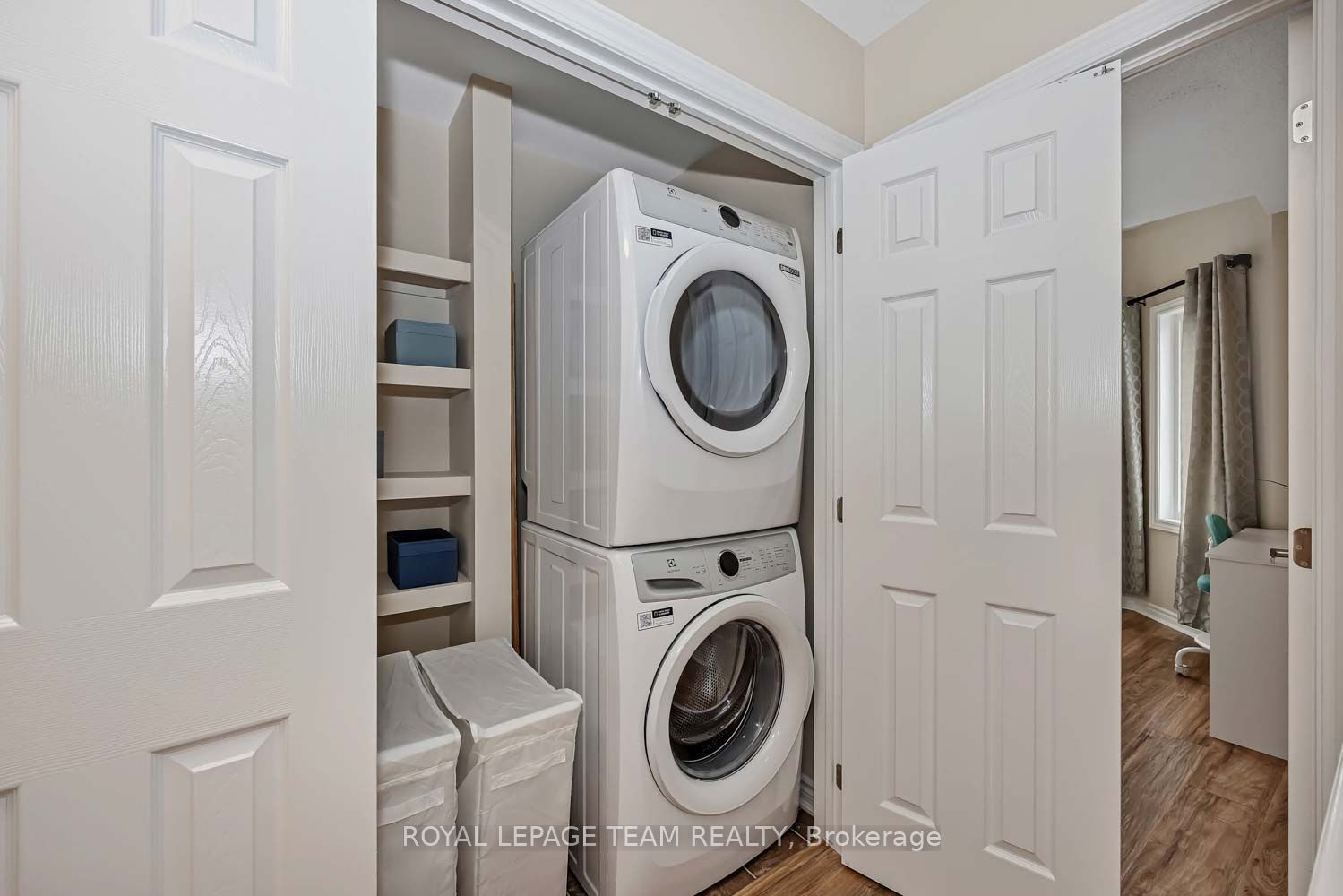 2225 Watercolours Way Property Photo 24