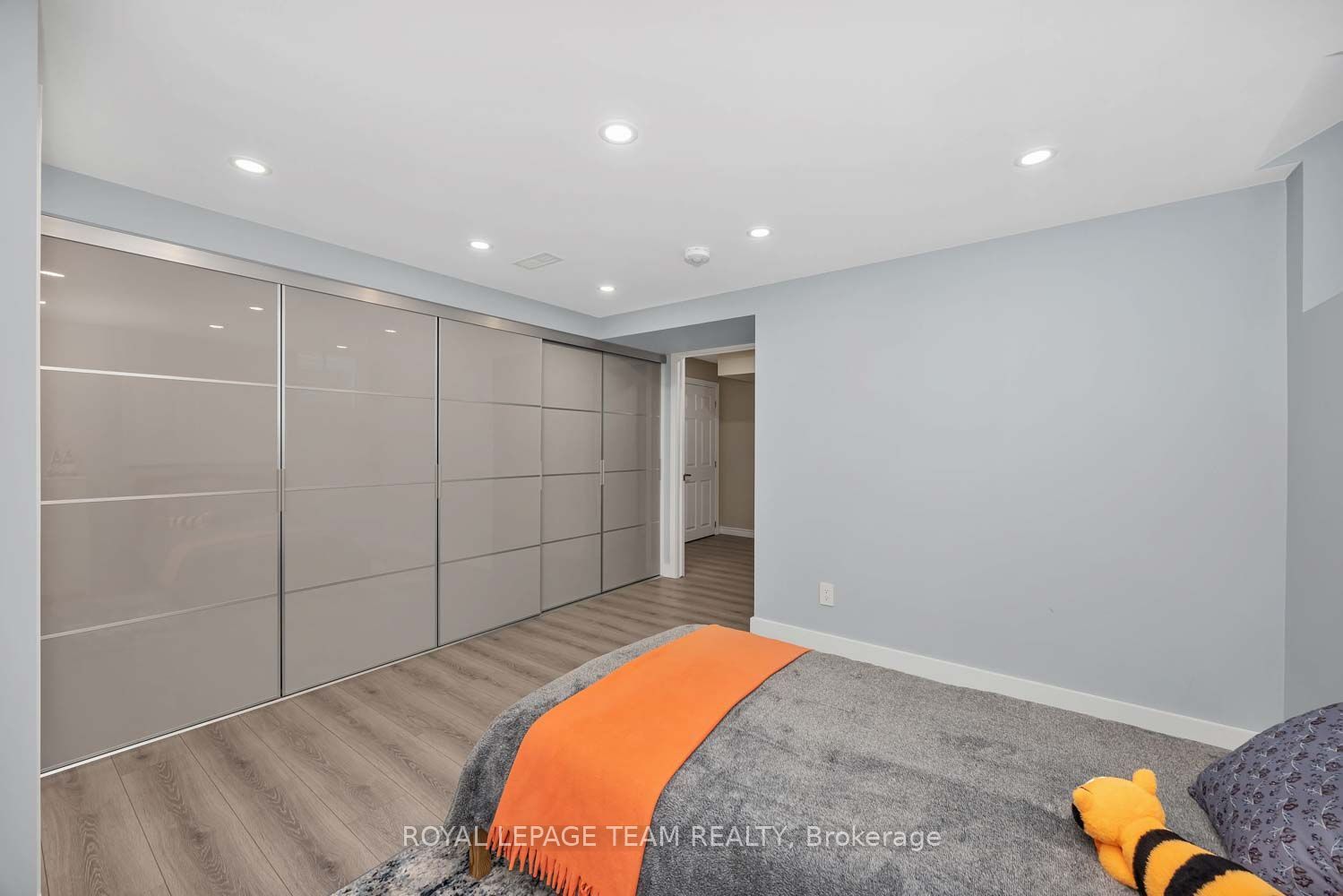 2225 Watercolours Way Property Photo 35