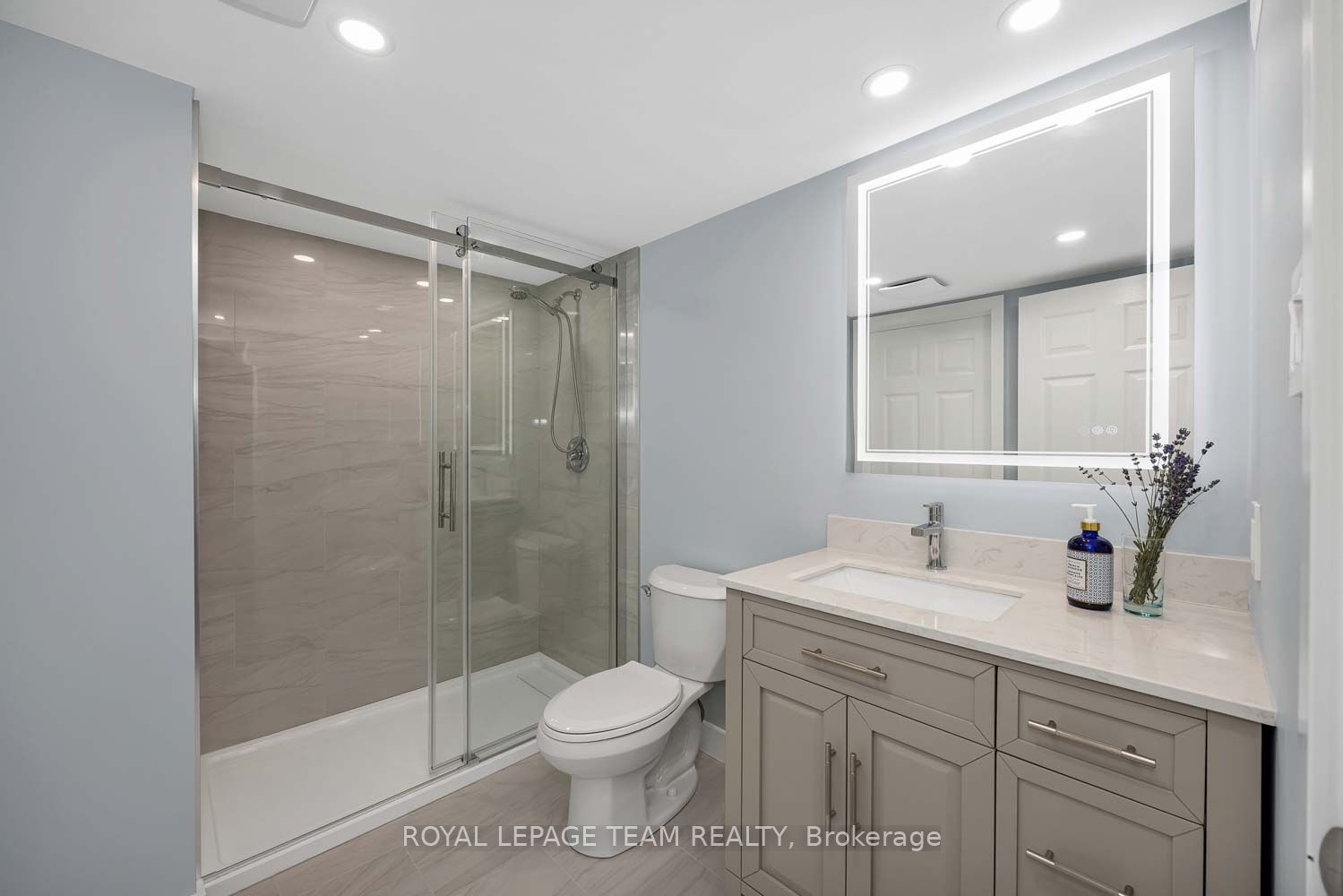 2225 Watercolours Way Property Photo 36