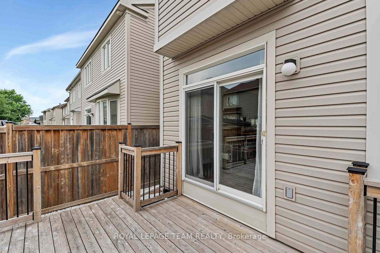 2225 Watercolours Way Property Photo 37