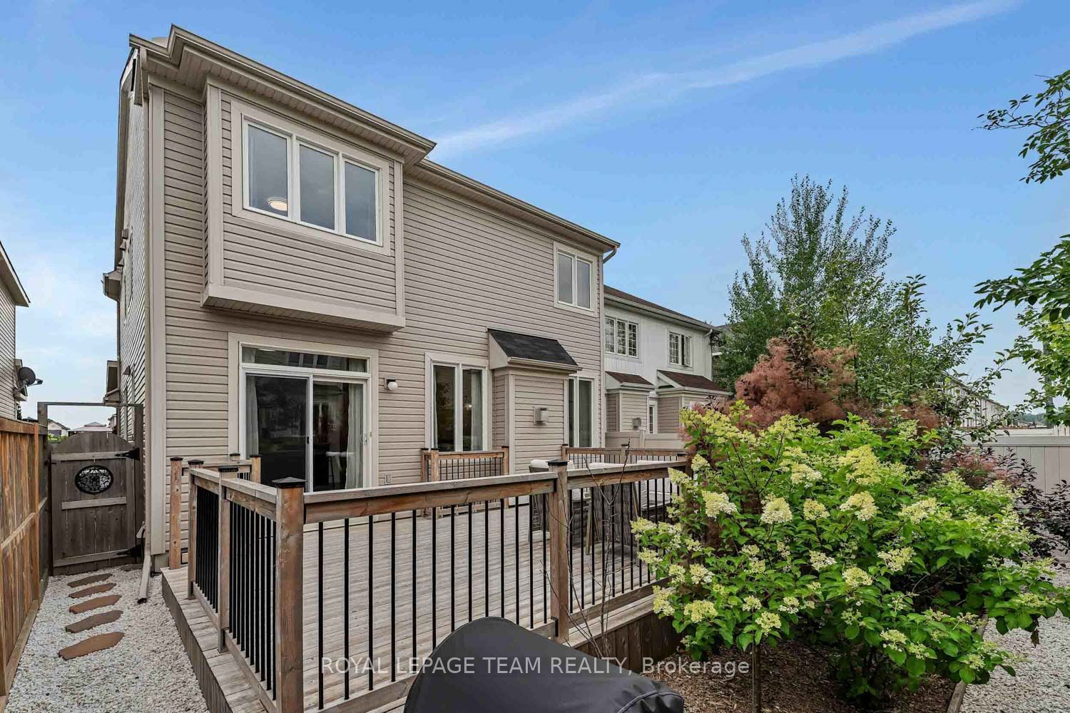 2225 Watercolours Way Property Photo 40