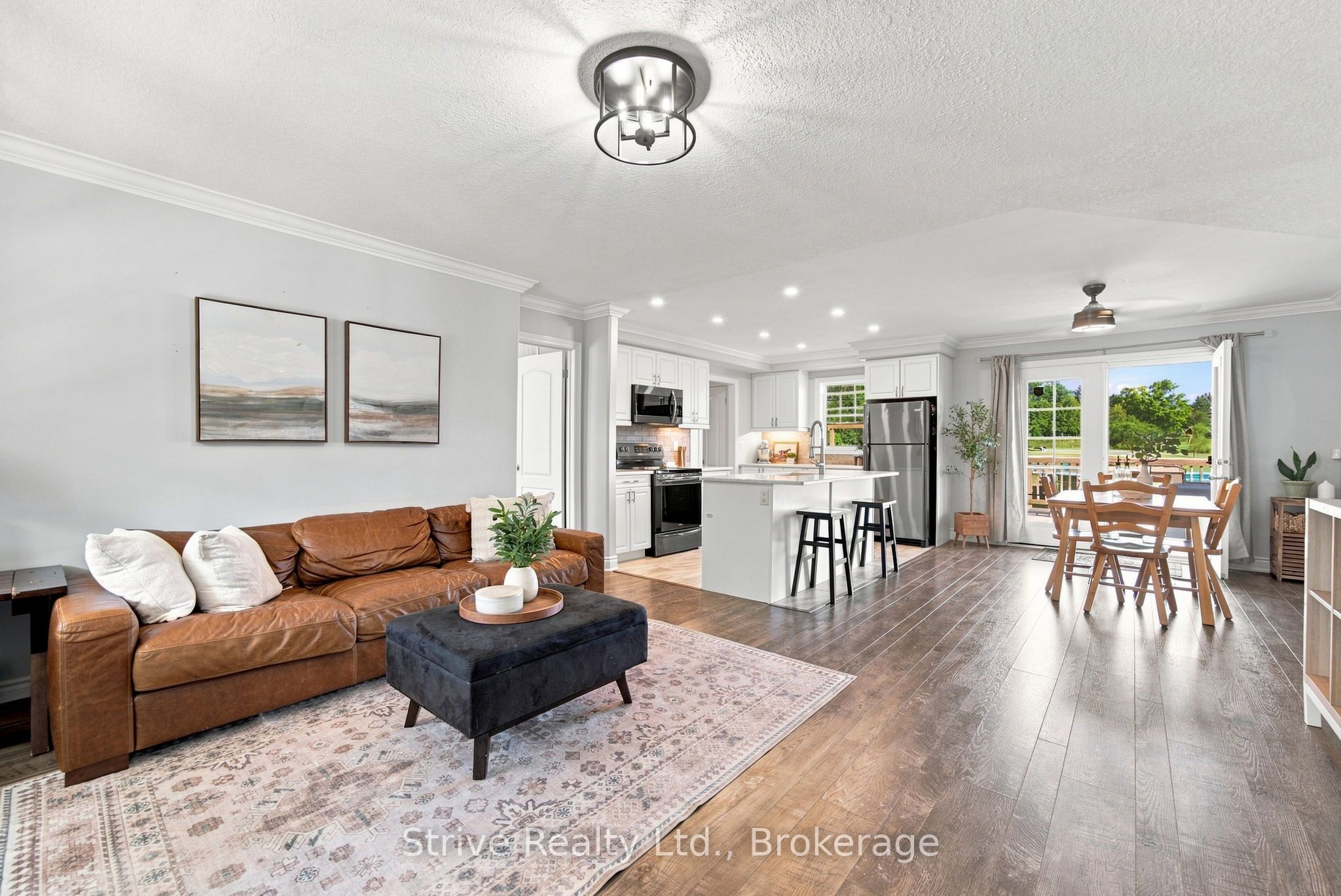 11074 Third Line Property Photo 6