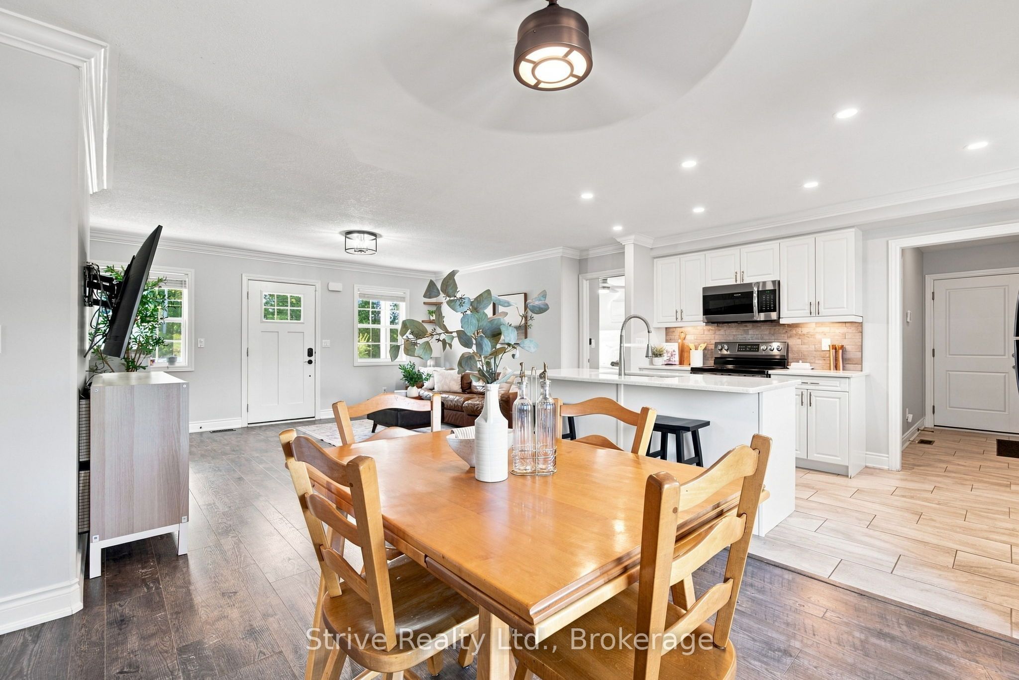 11074 Third Line Property Photo 13