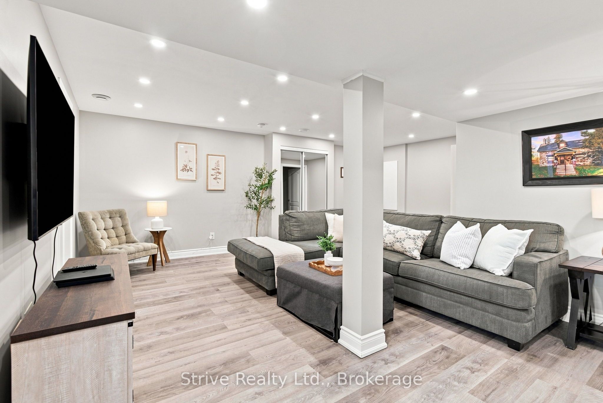 11074 Third Line Property Photo 26