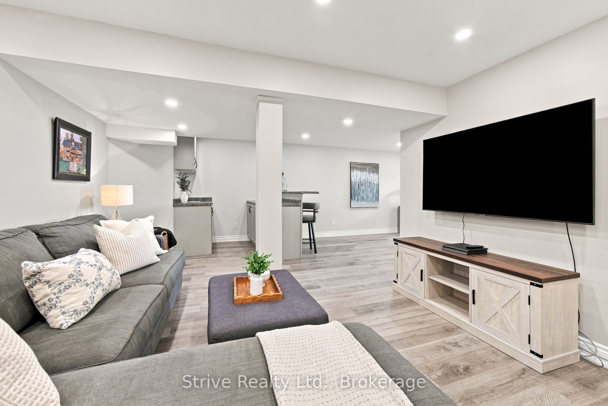 11074 Third Line Property Photo 27