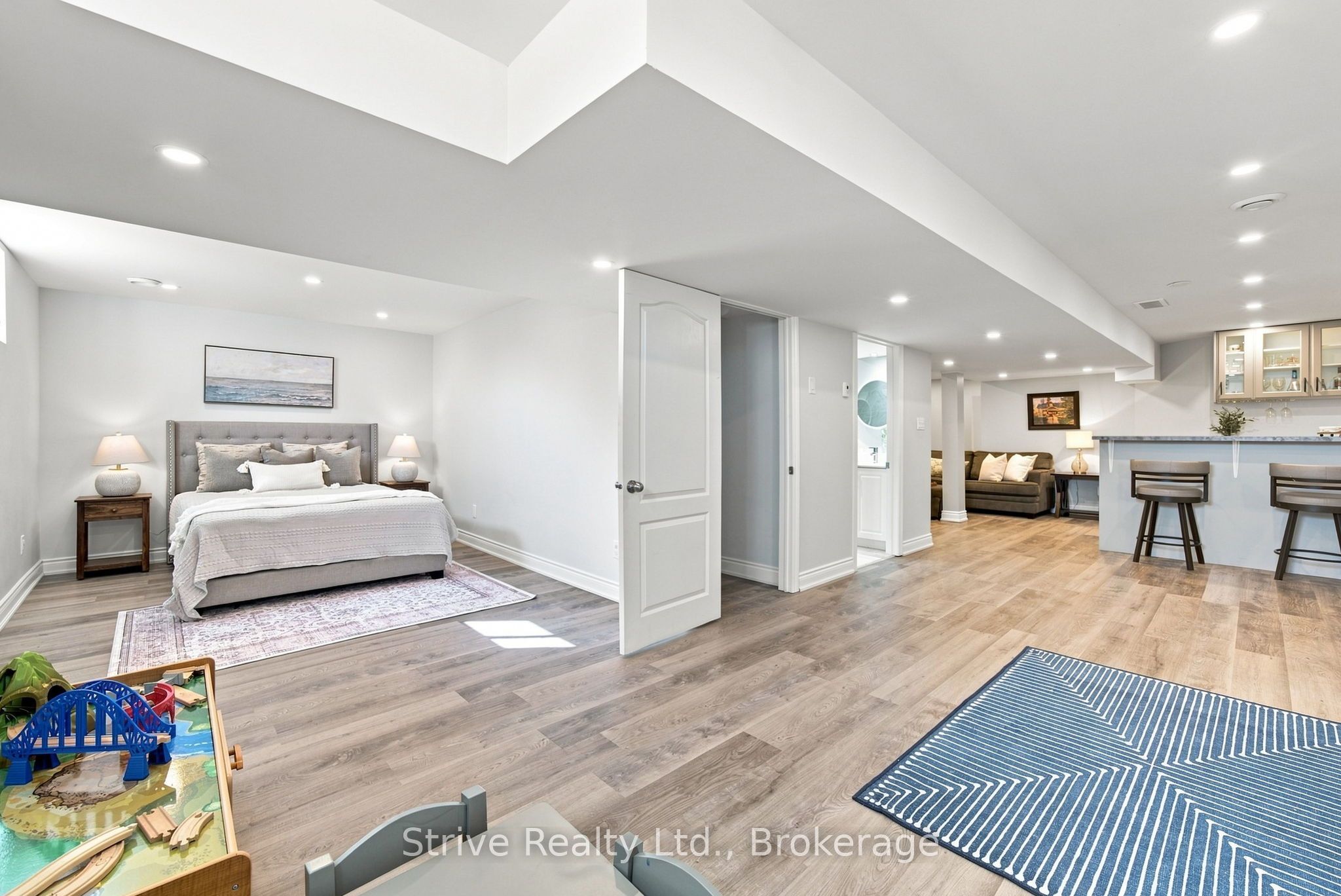 11074 Third Line Property Photo 31