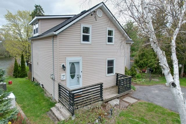 590 Queen Street Property Photo 6