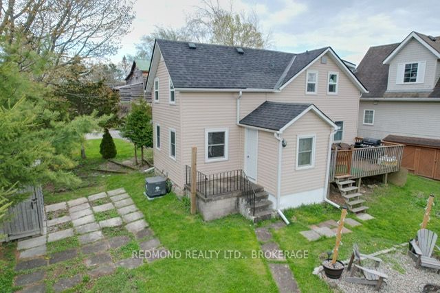 590 Queen Street Property Photo 7