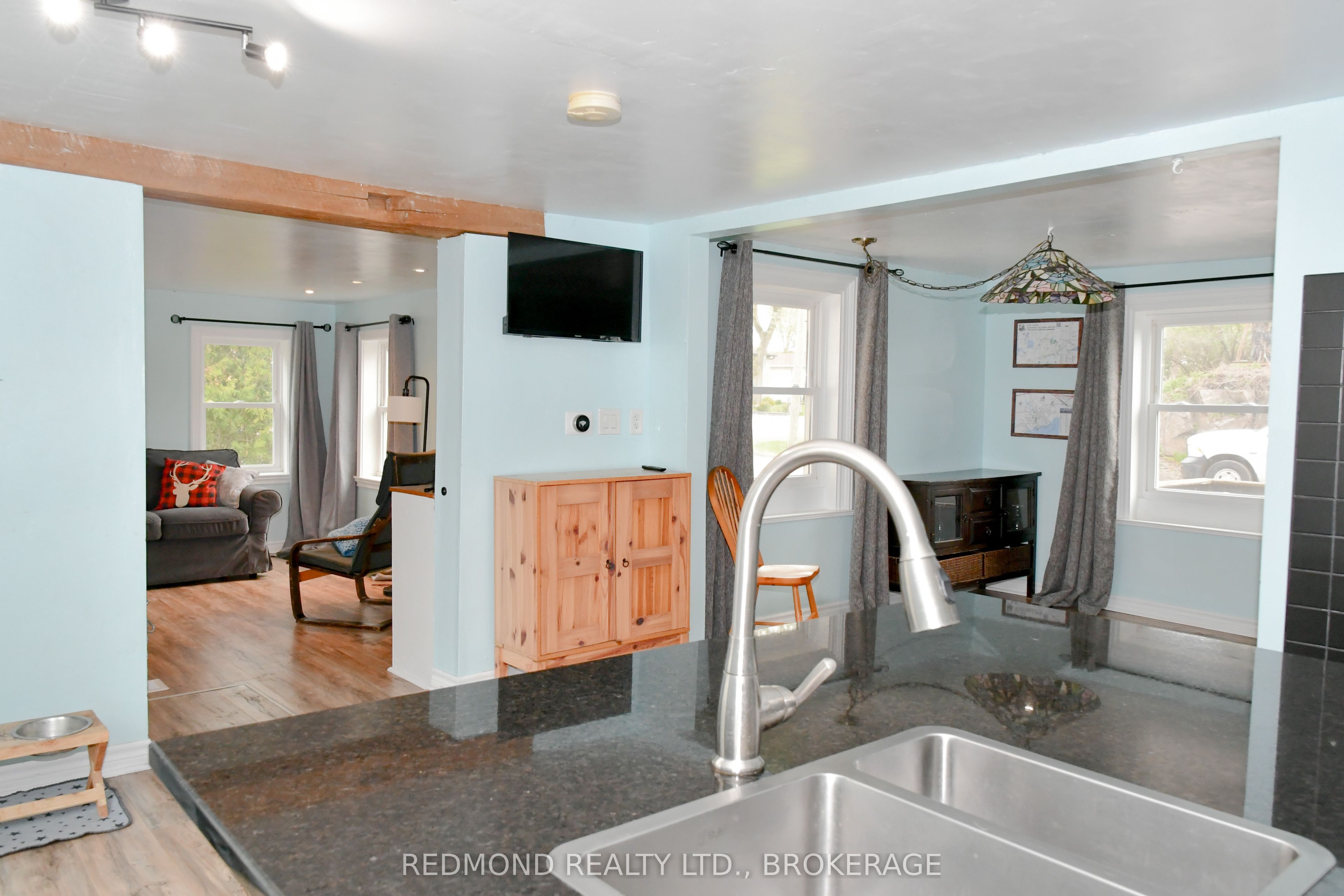 590 Queen Street Property Photo 15