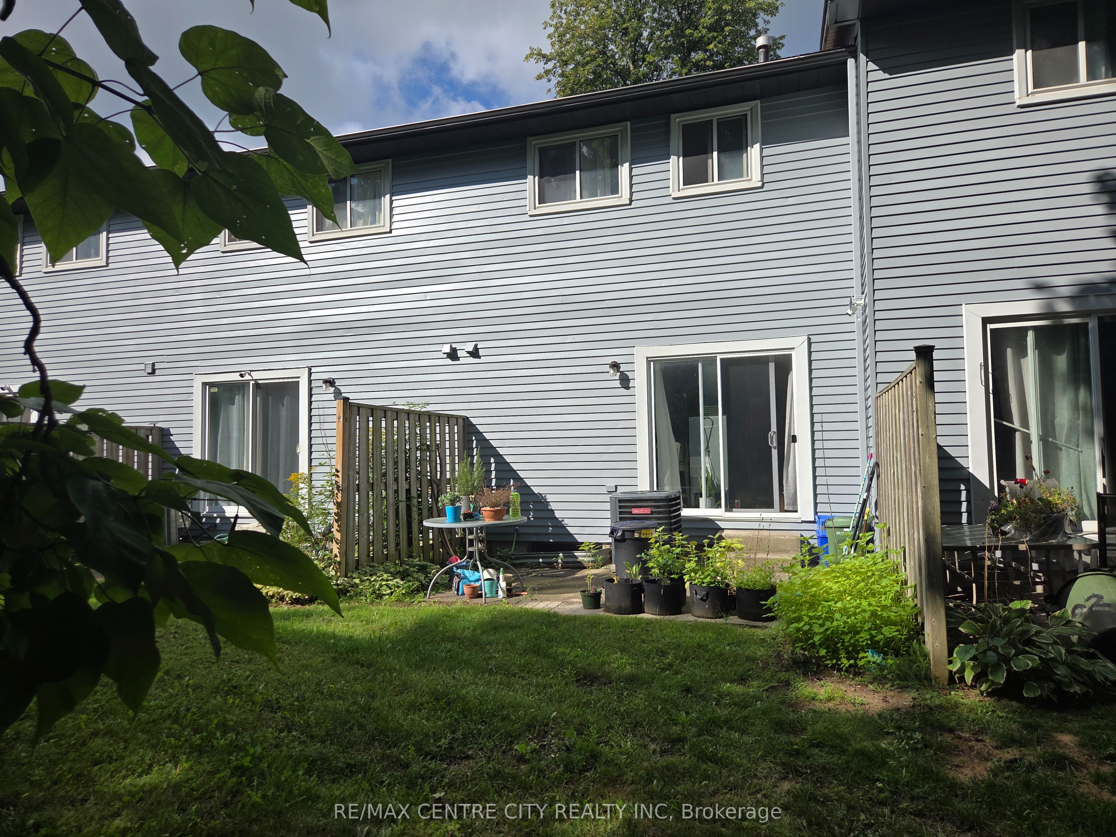 70 Fiddlers Green Road 100 Property Photo 14