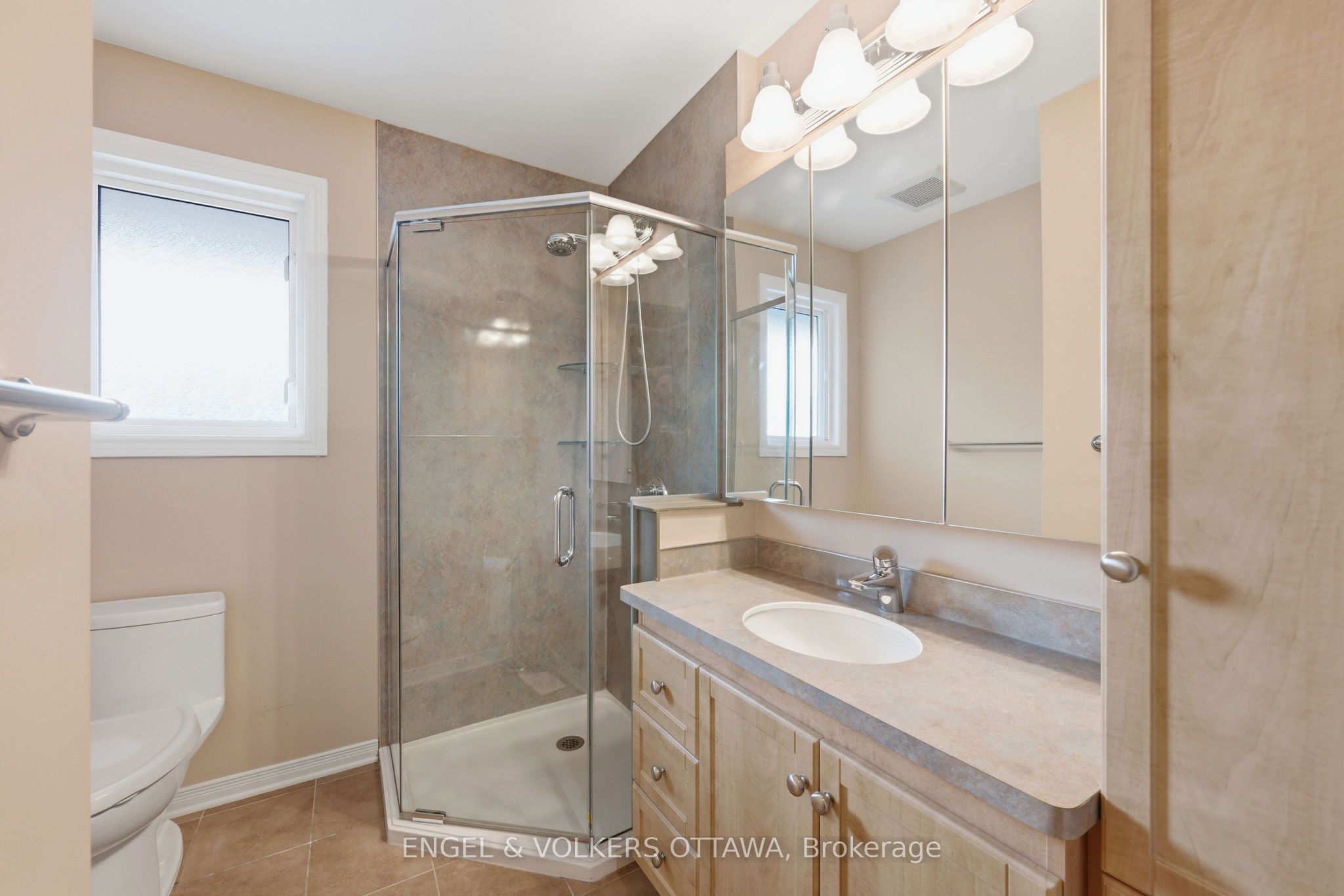 885 Plante Drive Property Photo 22
