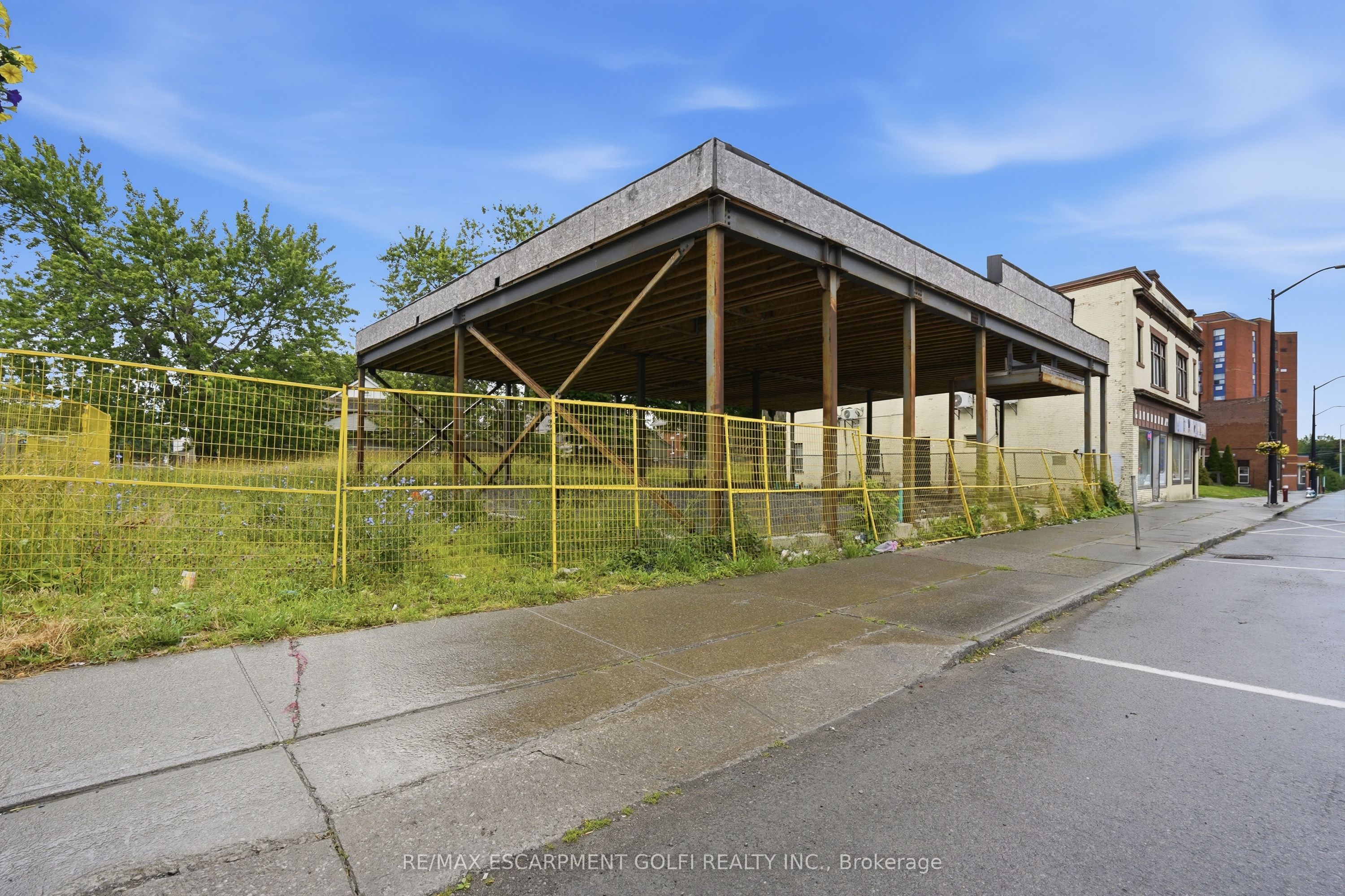 49 Division Street Property Photo 6