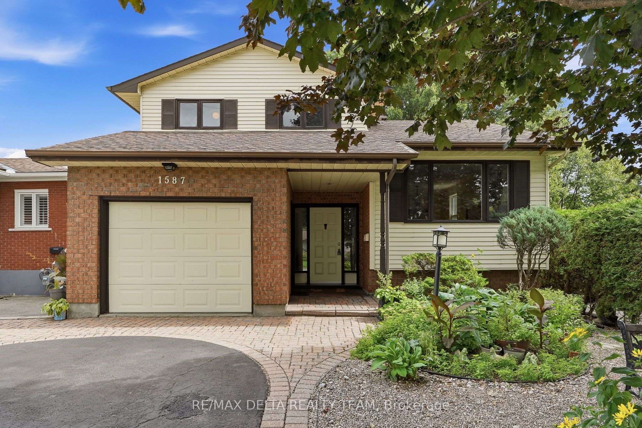 1587 Maxime Street Property Photo 1