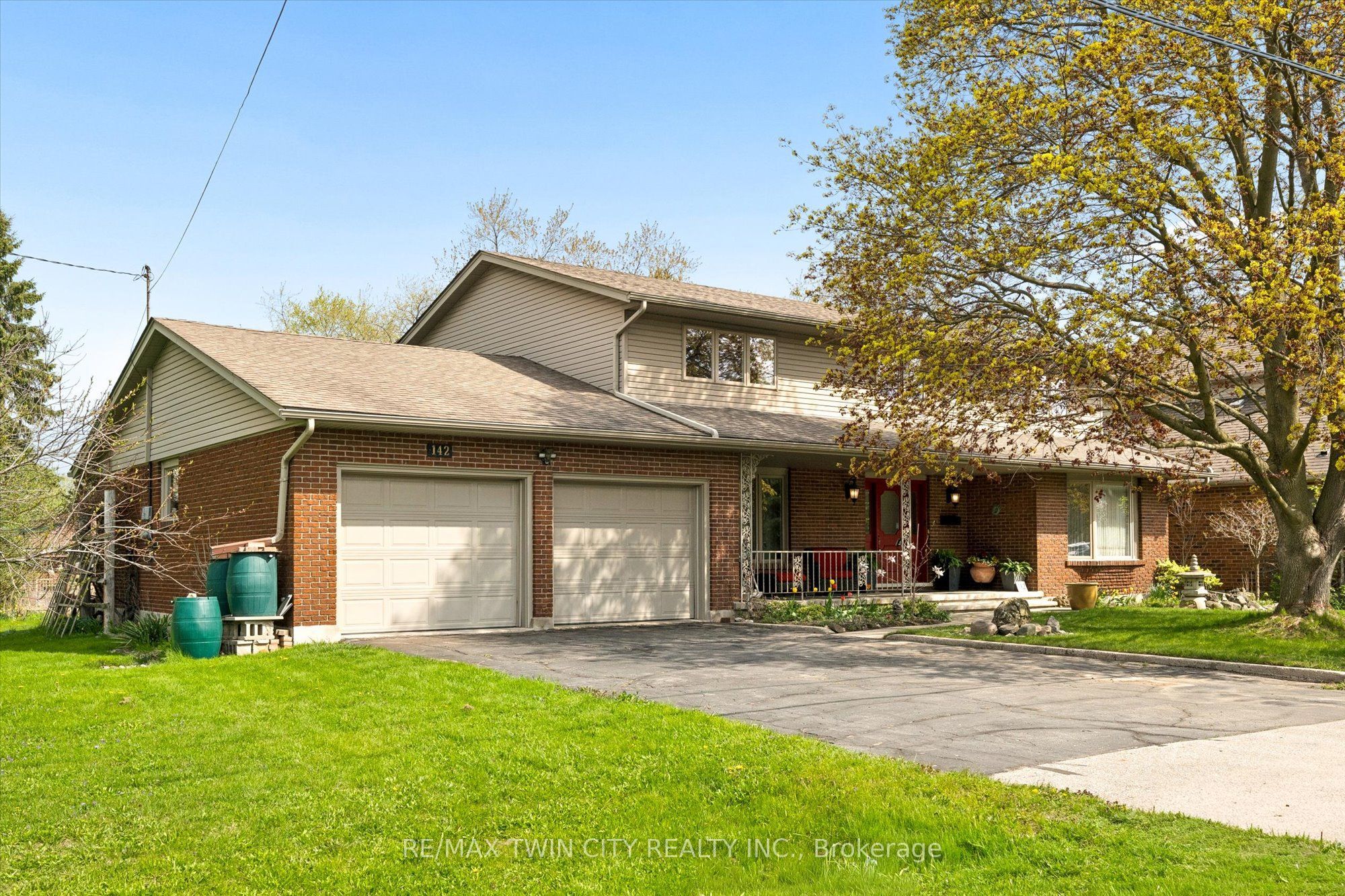 142 Carson Drive Property Photo 1