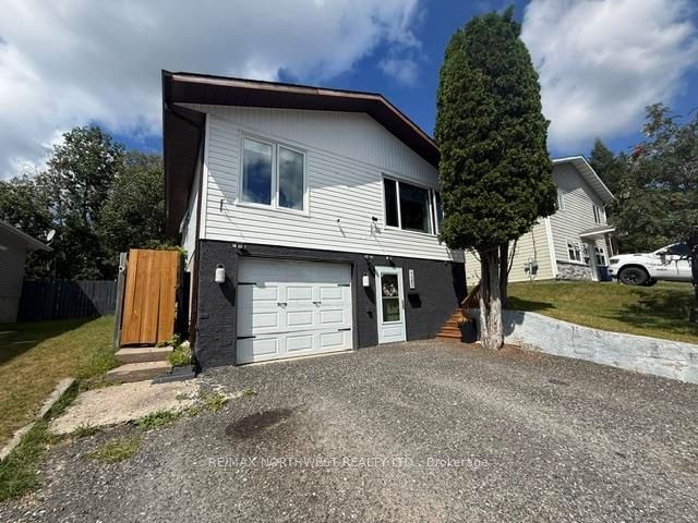 120 Minto Cres