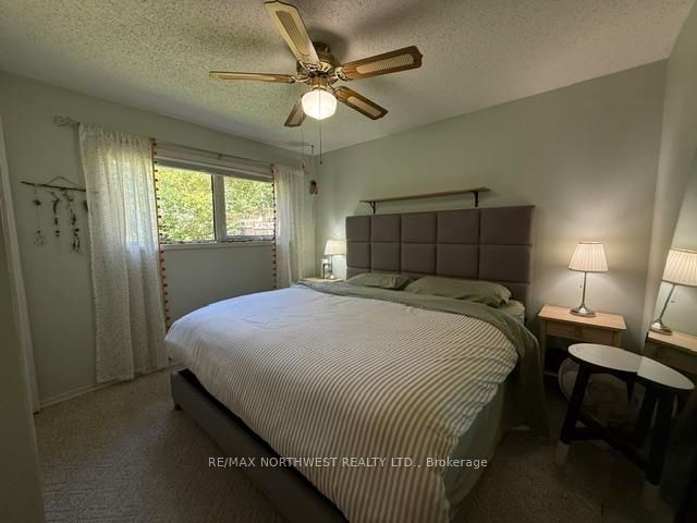120 Minto Cres Property Photo 11