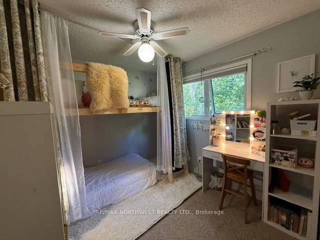 120 Minto Cres Property Photo 16