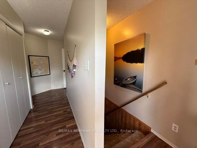 120 Minto Cres Property Photo 19