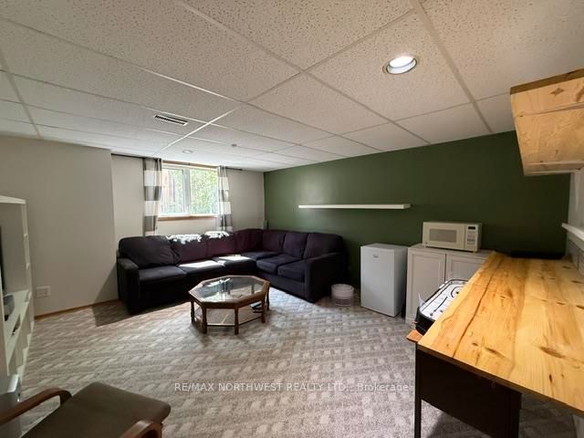 120 Minto Cres Property Photo 22