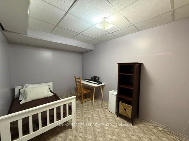 120 Minto Cres Property Photo 25
