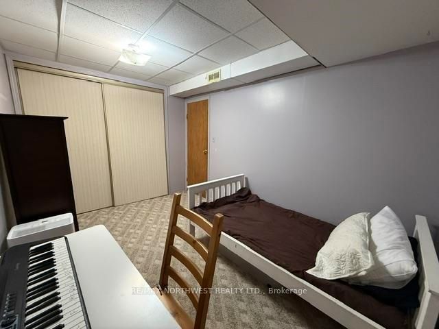 120 Minto Cres Property Photo 26