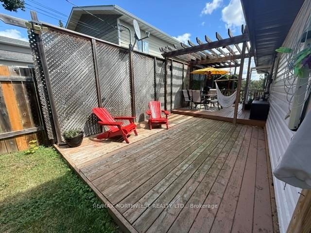 120 Minto Cres Property Photo 29