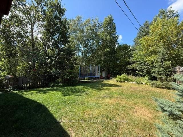 120 Minto Cres Property Photo 34