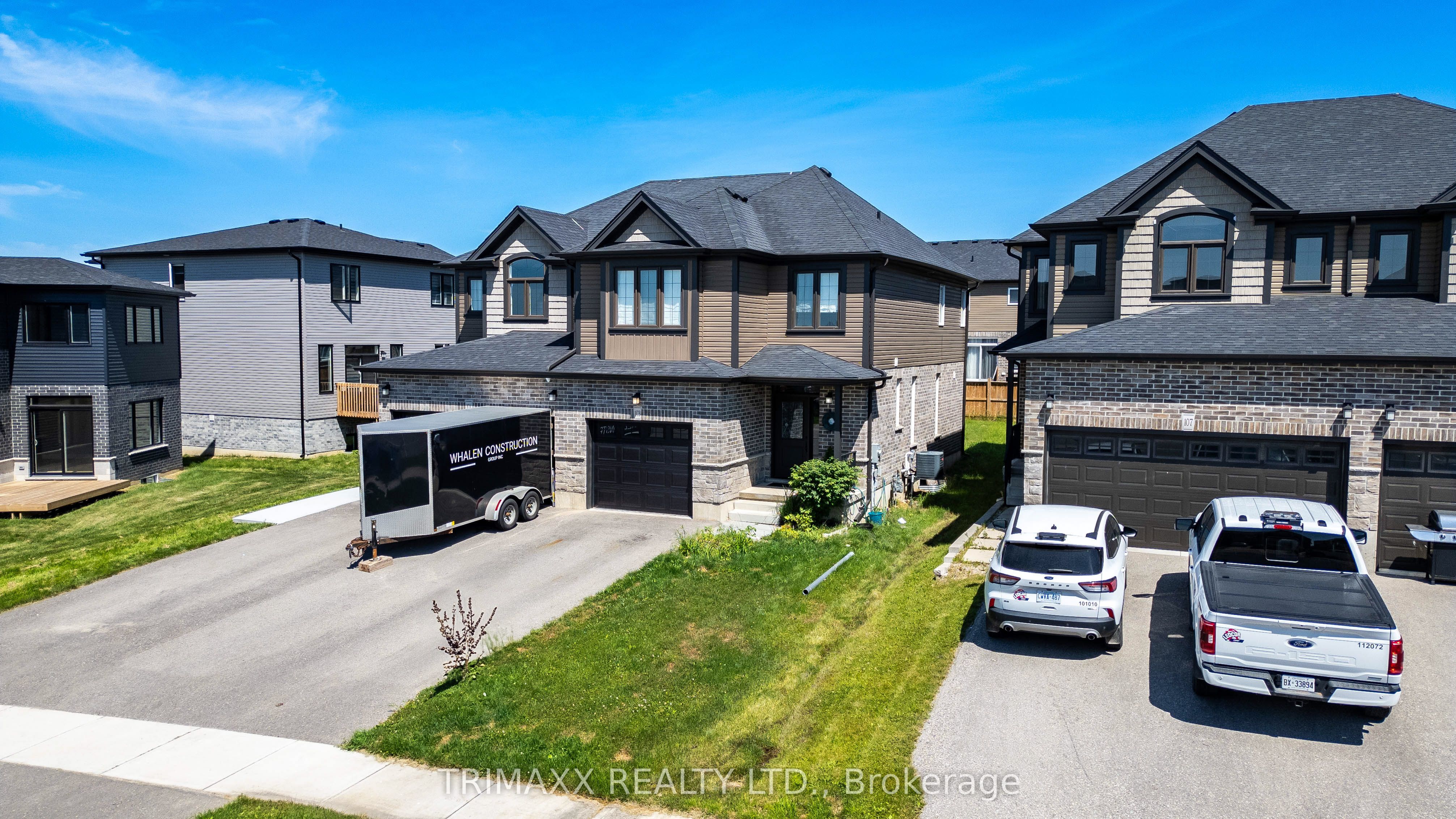 103 Links Crescent Property Photo 2