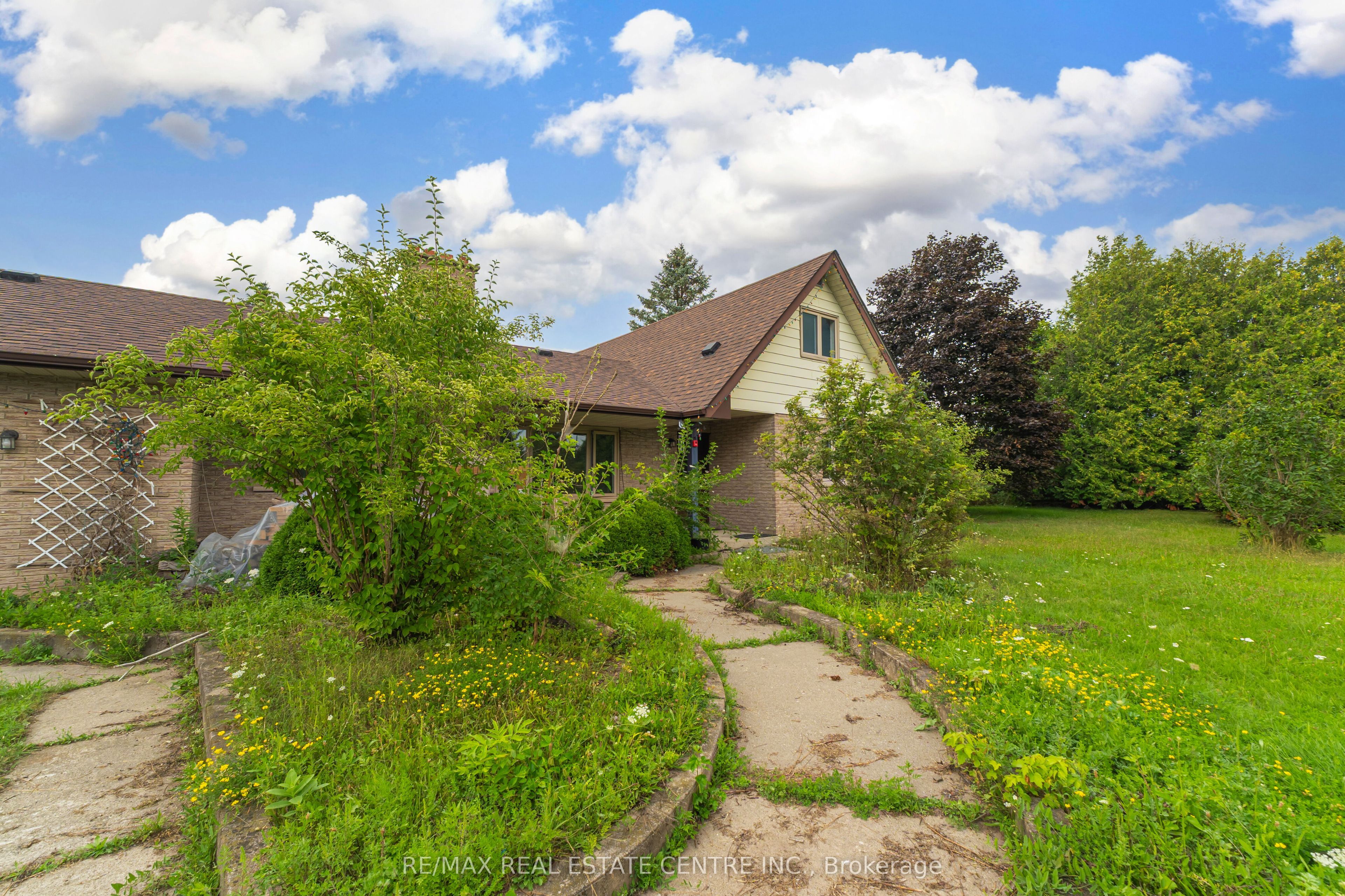 8438 Hwy 7 Property Photo 6