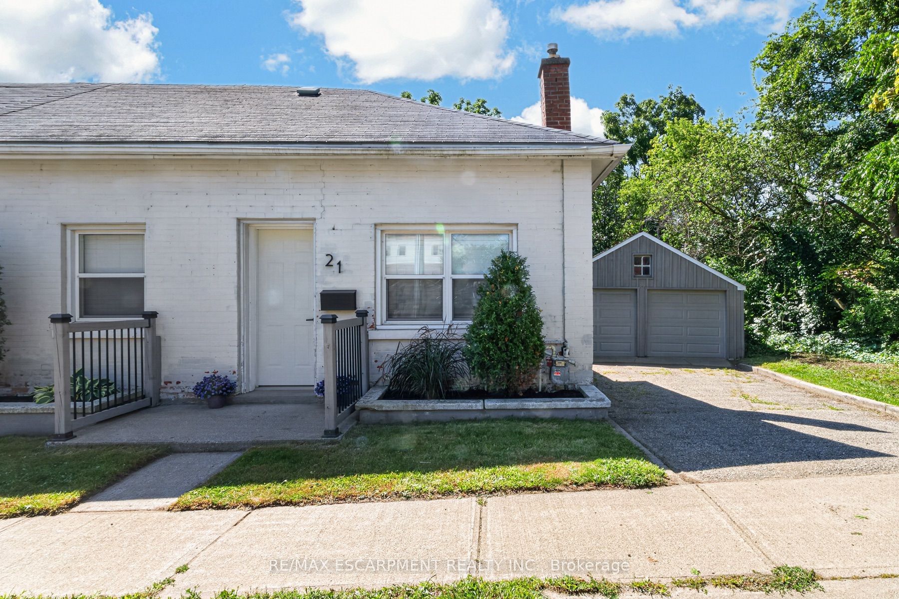 21 Cedar Street Property Photo 2