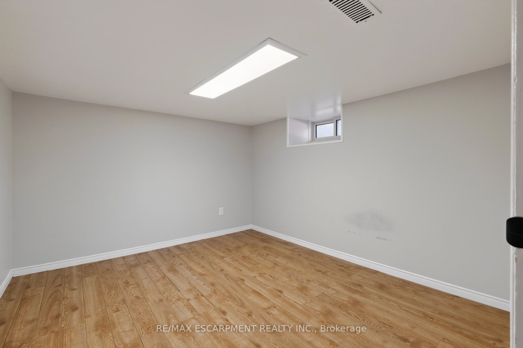 21 Cedar Street Property Photo 25