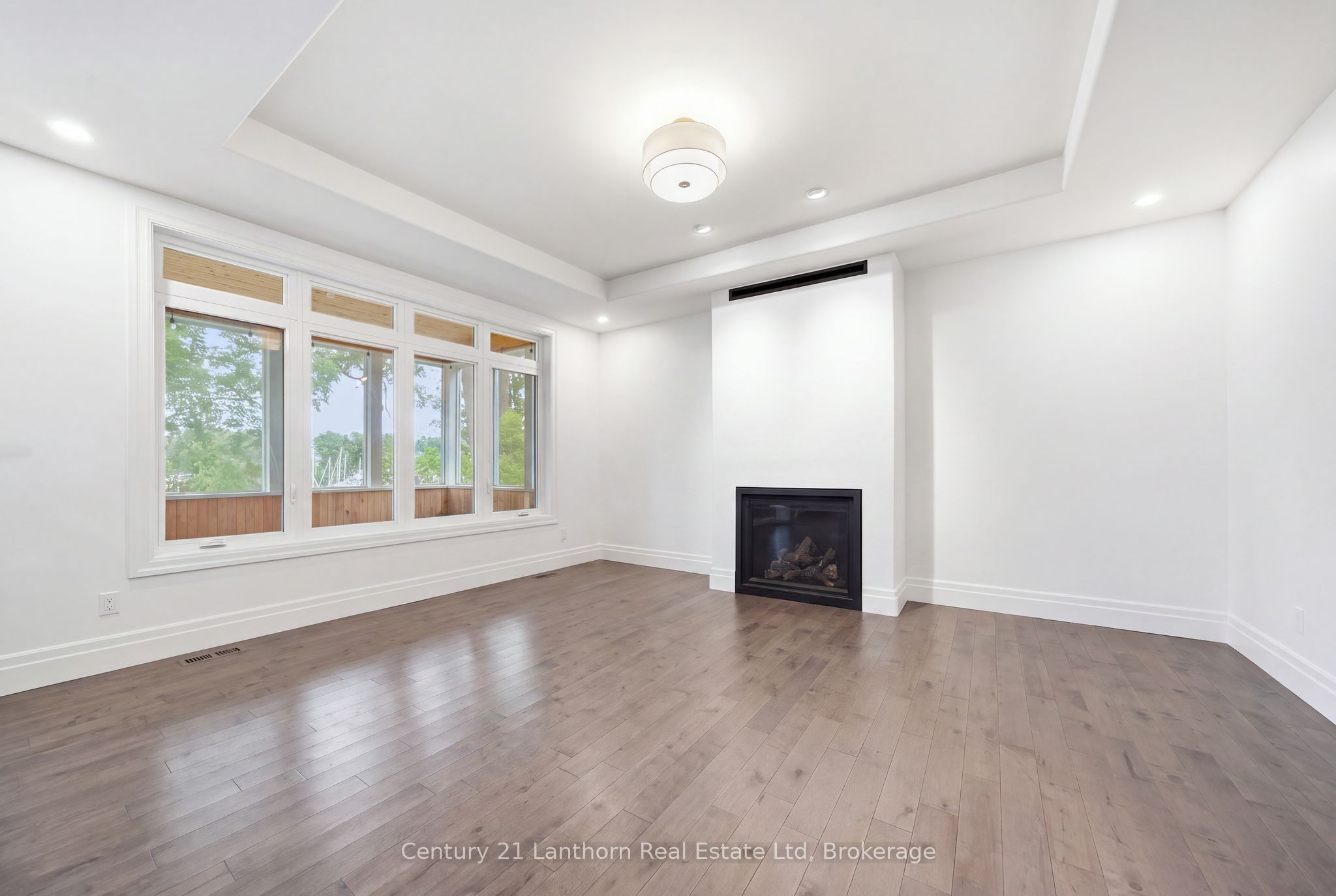 101 Villeneuve Drive Property Photo 11