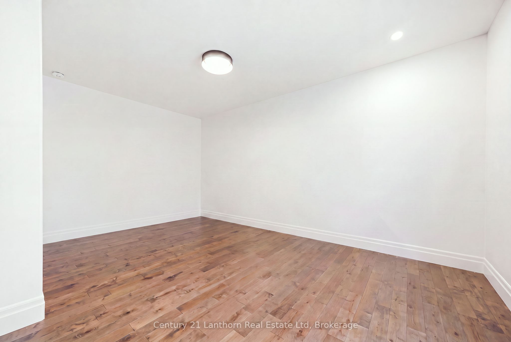 101 Villeneuve Drive Property Photo 20