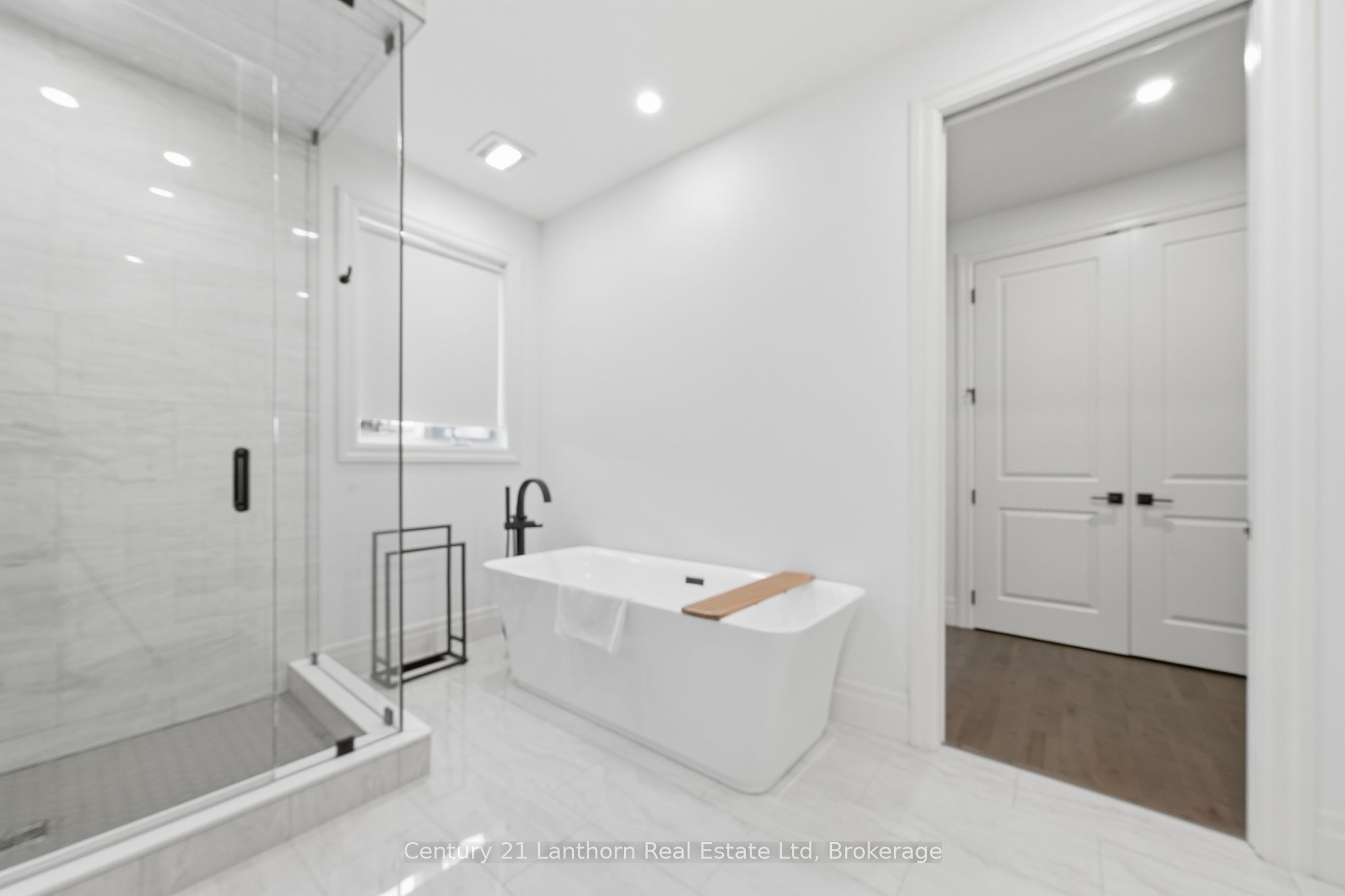 101 Villeneuve Drive Property Photo 33
