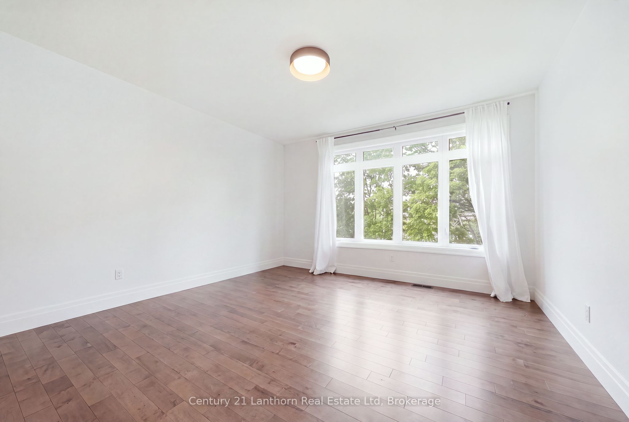 101 Villeneuve Drive Property Photo 35