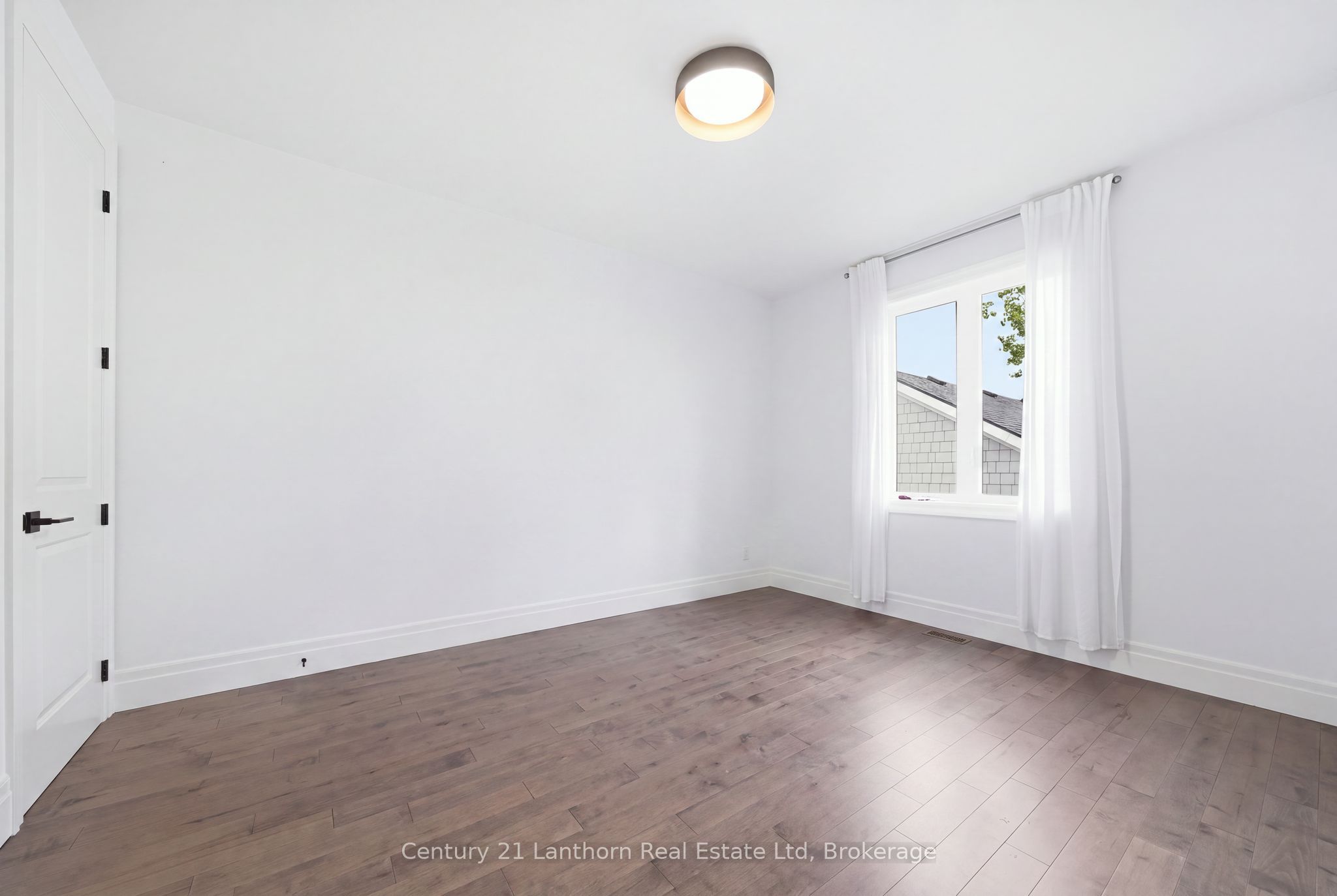 101 Villeneuve Drive Property Photo 39