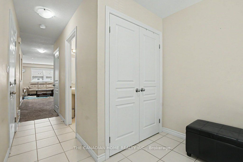 46 Jeffrey Drive Property Photo 6