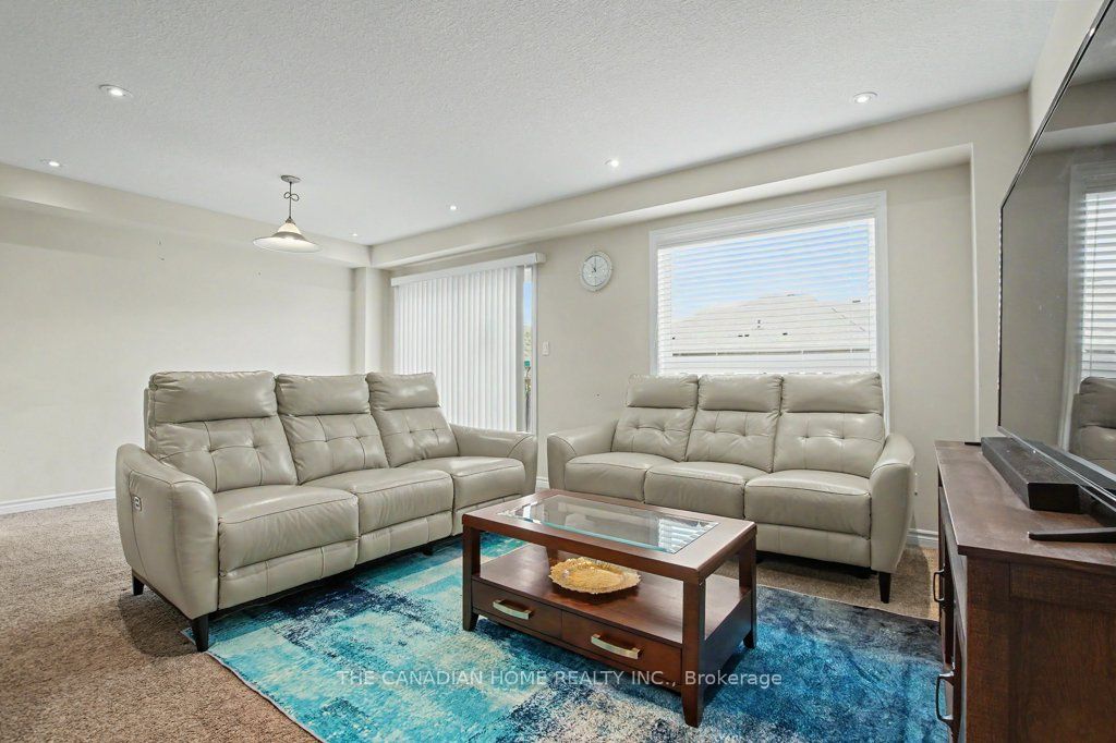 46 Jeffrey Drive Property Photo 10
