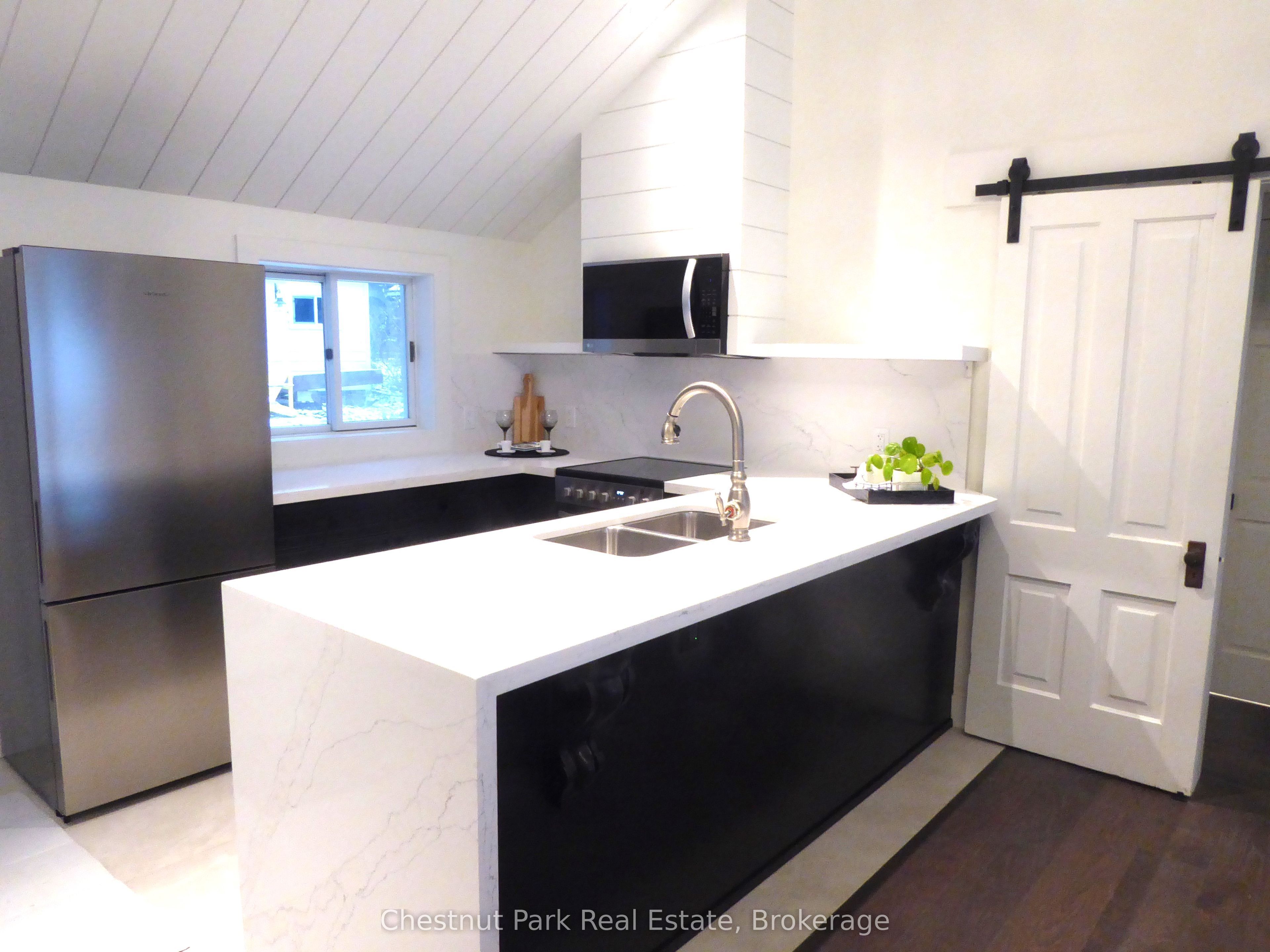 121 Kiowana Beach Road Property Photo 14