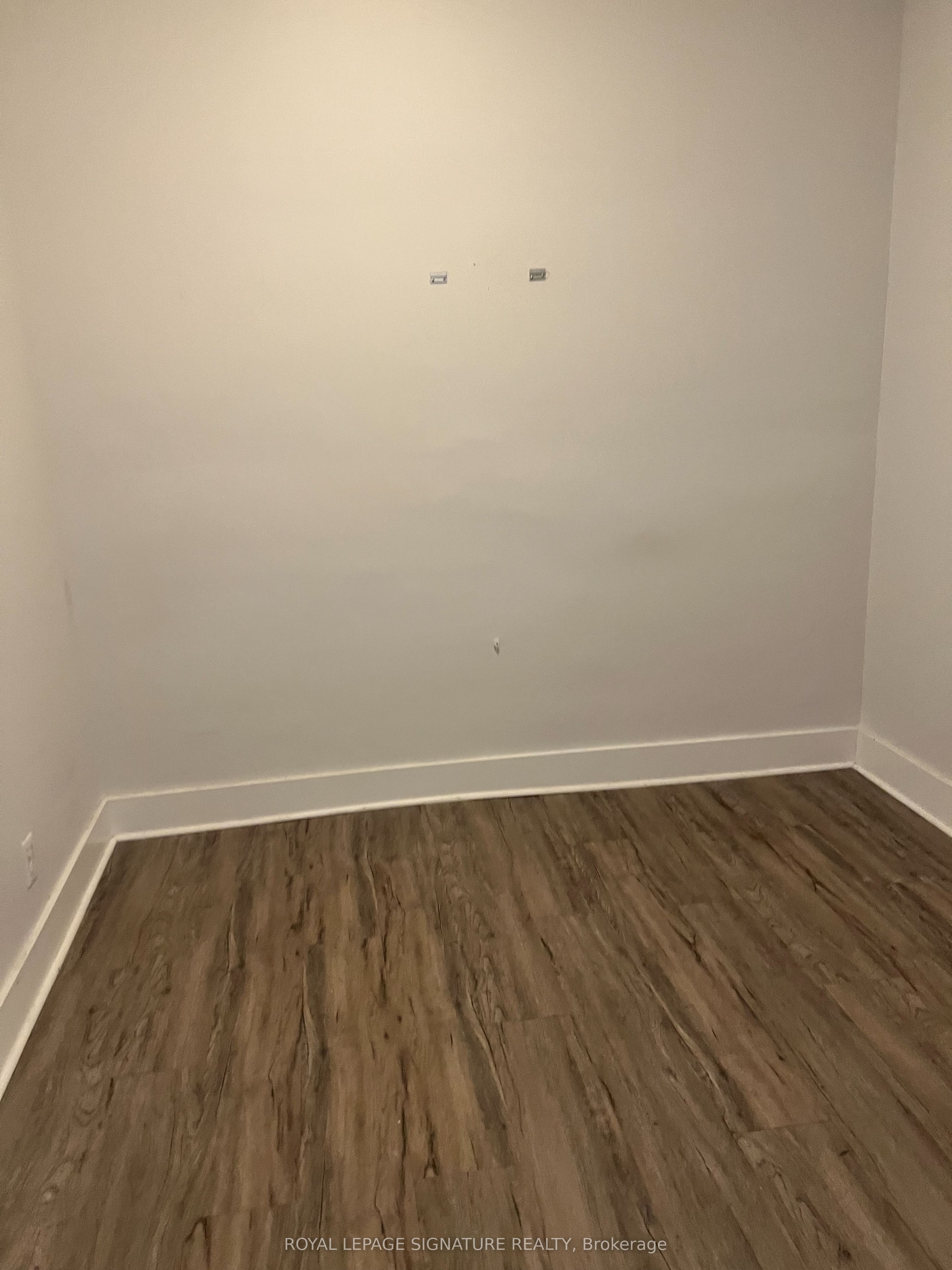 952 2nd Avenue E Property Photo 8